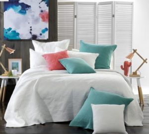 10 ways to add glamor to a bedroom